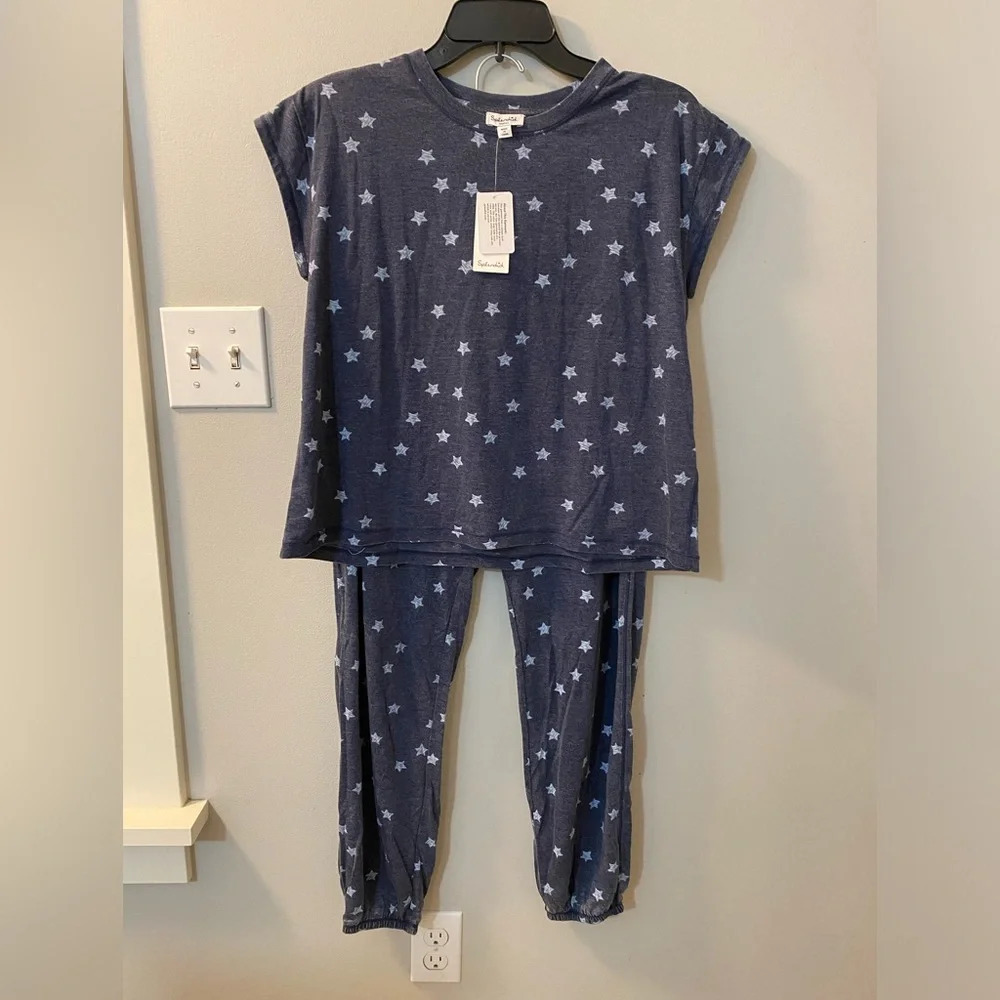 Splendid two piece pajama set. Blue with white stats size small. Jogger bottoms - Picture 1 of 6